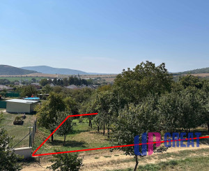 NA PREDAJ pozemok s výhľadmi a potenciálom, Bošáca (1241 m²)