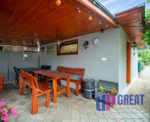 PREDAJ rodinného domu s penziónom,Trebatice, 5min od Piešťan