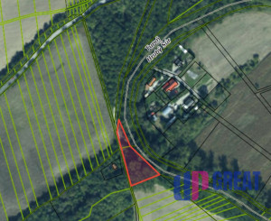 Pozemok pri potoku s atmosférou prírody – Tureň