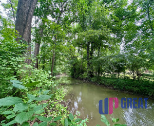 Pozemok pri potoku s atmosférou prírody – Tureň