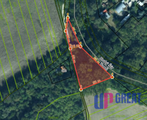 Pozemok pri potoku s atmosférou prírody – Tureň