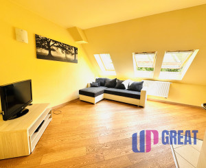 NA PREDAJ  svetlý  2-izbový podkrovný byt v centre Skalice – Potočná ulica.