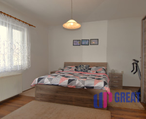 Rodinný dom s veľkou záhradou a potenciálom v obci Sološnica