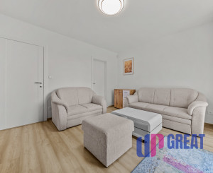 Prenájom priestranného 5-izbového rodinného domu pri lese v Dúbravke