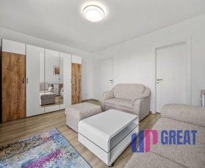 Prenájom priestranného 5-izbového rodinného domu pri lese v Dúbravke