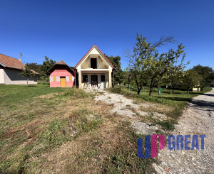 Na predaj rozostavaná poschodová vinohradnícka chatka v okrese Skalica – Radošovské vinohrady.