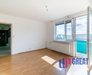 NA PREDAJ - 3-izbový byt s loggiou v Starej Turej