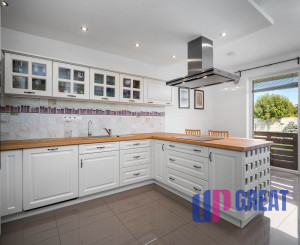 PREDAJ 4 izb rodinného domu s garážou, Tri Vody I., Malinovo