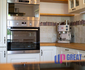 PREDAJ 4 izb rodinného domu s garážou, Tri Vody I., Malinovo