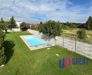 PREDAJ 4 izb rodinného domu s garážou, Tri Vody I., Malinovo