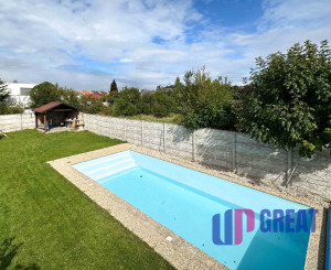 PREDAJ 4 izb rodinného domu s garážou, Tri Vody I., Malinovo