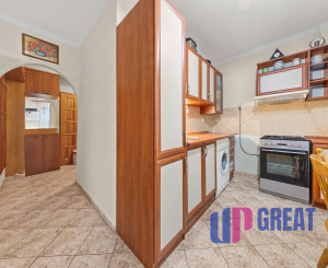 Na predaj PRIESTRANNÝ zrekonštruovaný 2 izbový byt v Šamoríne