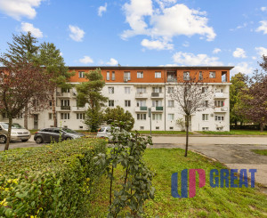 Na predaj PRIESTRANNÝ zrekonštruovaný 2 izbový byt v Šamoríne