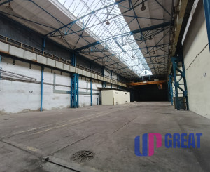 Veľká hala na prenájom-2500m2, 8t žeriav, železničná vlečka