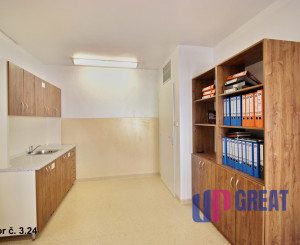 PRENÁJOM ambulancia/služby 36,10 m2, Piešťany, Winterova ul.