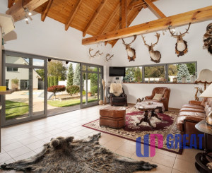 Na predaj exkluzívny 7-izbový rodinný dom s bazénom v meste Senica, ul. Rovenská.