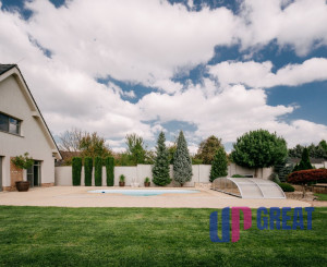 Na predaj exkluzívny 7-izbový rodinný dom s bazénom v meste Senica, ul. Rovenská.