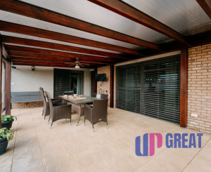 Na predaj exkluzívny 7-izbový rodinný dom s bazénom v meste Senica, ul. Rovenská.