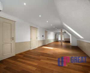 Na predaj exkluzívny 7-izbový rodinný dom s bazénom v meste Senica, ul. Rovenská.