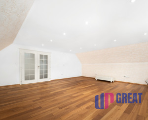 Na predaj exkluzívny 7-izbový rodinný dom s bazénom v meste Senica, ul. Rovenská.