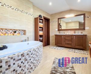 SPIŠSKÝ HRHOV- EXKLUZÍVNY rodinný dom s PROFI záhradou