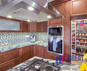 SPIŠSKÝ HRHOV- EXKLUZÍVNY rodinný dom s PROFI záhradou