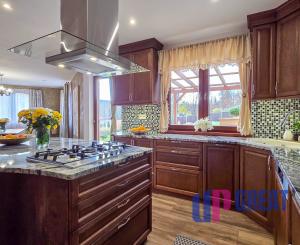 SPIŠSKÝ HRHOV- EXKLUZÍVNY rodinný dom s PROFI záhradou