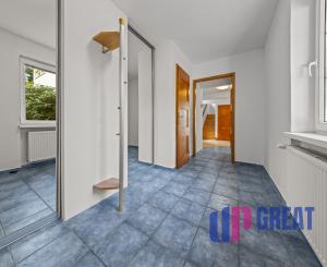 Predaj priestranného 4 izbového rodinného domu s bazénom na Kolibe