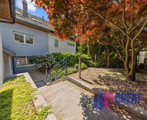 Predaj priestranného 4 izbového rodinného domu s bazénom na Kolibe