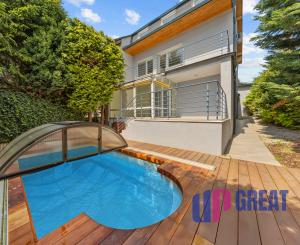 Predaj priestranného 4 izbového rodinného domu s bazénom na Kolibe