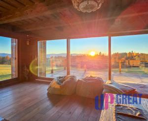 LUXUSNÉ zrubové chalupy s výhľadom na Kriváň (obec Východná)