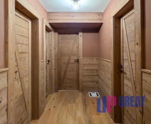 LUXUSNÉ zrubové chalupy s výhľadom na Kriváň (obec Východná)