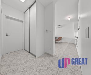 VEĽKOMETRÁŽNY, BEZBARIÉROVÝ 2-IZBOVÝ BYT V NOVOSTAVBE, CENTRUM ŠAMORÍN