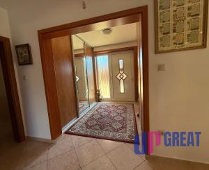 Na predaj 5-izbový rodinný dom s veľkorysou záhradou a bazénom v Podunajských Biskupiciach