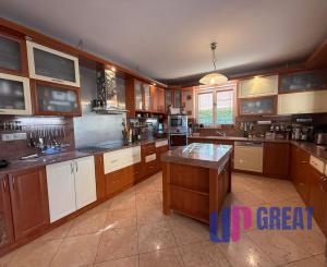 Na predaj 5-izbový rodinný dom s veľkorysou záhradou a bazénom v Podunajských Biskupiciach