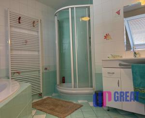 Na predaj 5-izbový rodinný dom s veľkorysou záhradou a bazénom v Podunajských Biskupiciach