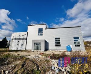 NA PREDAJ: Moderná komerčná budova vo fáze finalizácie – Senica.