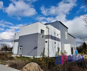 NA PREDAJ: Moderná komerčná budova vo fáze finalizácie – Senica.