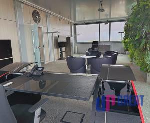 Ikonické Sídlo na prenájom pre Lídrov na 10. Poschodí