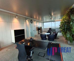 Ikonické Sídlo na prenájom pre Lídrov na 10. Poschodí