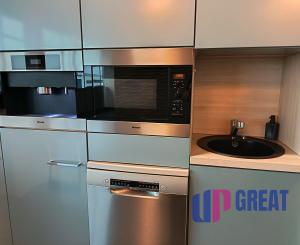 Ikonické Sídlo na prenájom pre Lídrov na 10. Poschodí