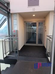 Ikonické Sídlo na prenájom pre Lídrov na 10. Poschodí