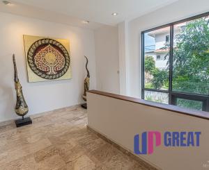 Luxusná 4-izbová vila z travertínu na predaj v Chaweng Noi, Koh Samui