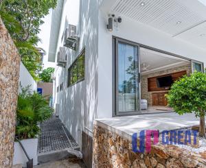 Luxusná 4-izbová vila z travertínu na predaj v Chaweng Noi, Koh Samui