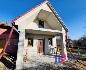 Na predaj rozostavaná poschodová vinohradnícka chatka v okrese Skalica – Radošovské vinohrady.