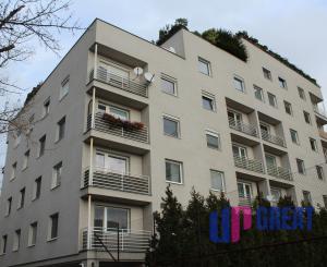 Prenájom zariadenej garsónky na Polárnej v Ružinove