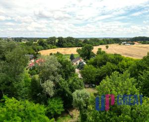 Pozemok pri potoku s atmosférou prírody – Tureň