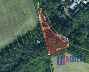 Pozemok pri potoku s atmosférou prírody – Tureň