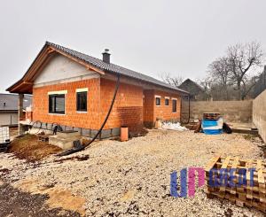 🏡 NA PREDAJ POSLEDNÝ RODINNÝ DOM v súkromnej ulici, Stará Turá