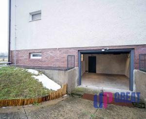 🏡 NA PREDAJ veľkometrážny 2izb.byt a garáž, Nové Mesto nad Váhom